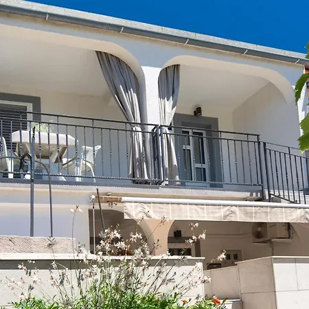 Brigitte With Balcony & Sea View Risika