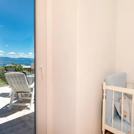 Διαμέρισμα Brigitte With Balcony & Sea View