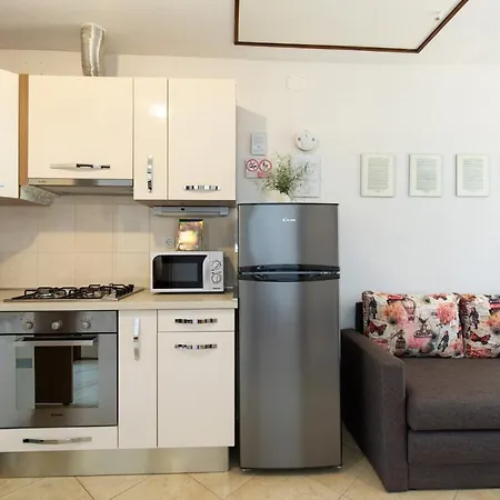 Διαμέρισμα Brigitte With Balcony & Sea View Risika