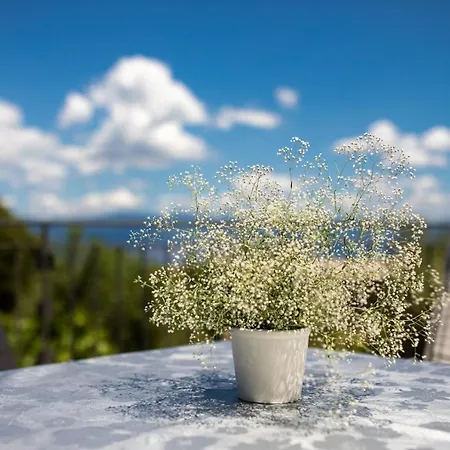 Brigitte With Balcony & Sea View Διαμέρισμα *
